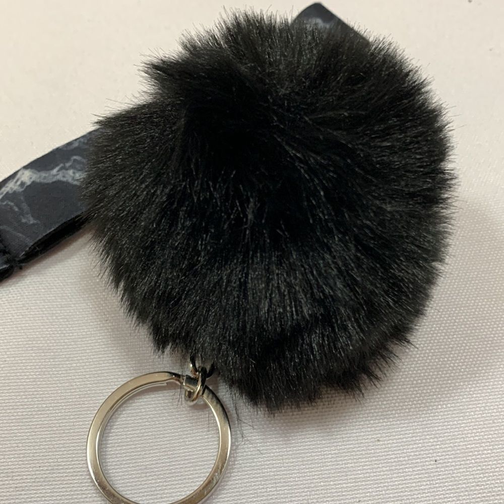 SIX piece wristlet & self defense keychains - Picture 7 of 12